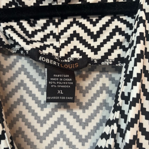 Robert Louis Chevron Pattern Jumpsuit - Picture 2 of 4